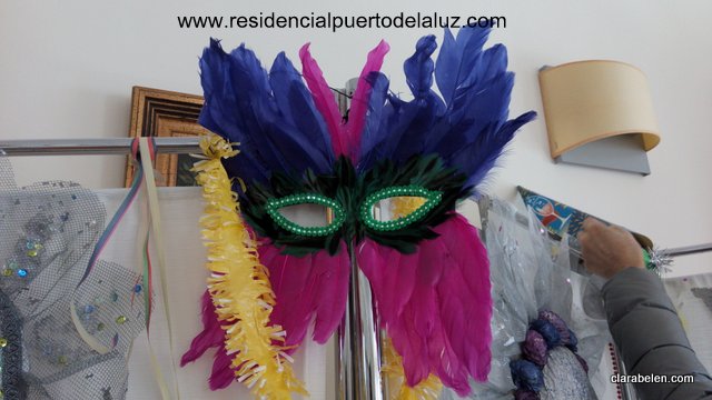 Recopilación de máscaras y disfraces de plumas